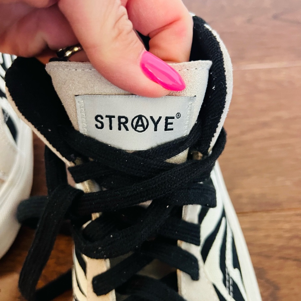 Straye Zebra Print High-Top Sneakers size 8 - Picture 3 of 6